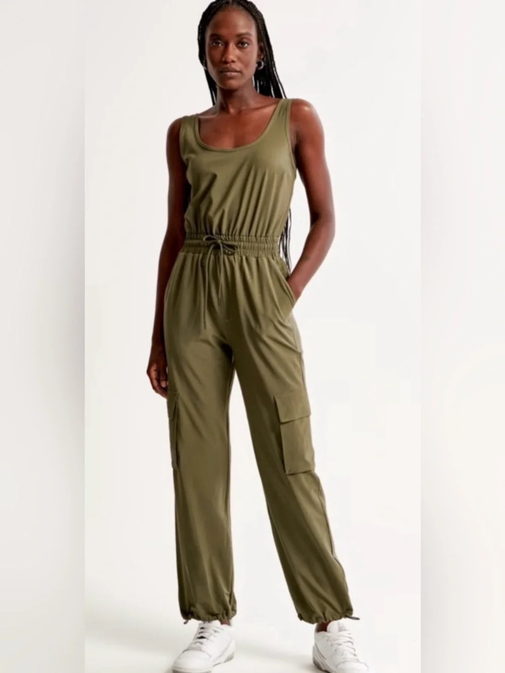 Abercrombie & Fitch Women’s Traveler Cargo Jumpsuit in Olive Green - size Large